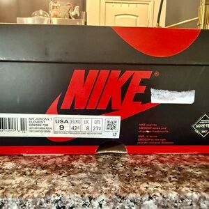 Nike Air Jordan 1 Element Box in Black and Red